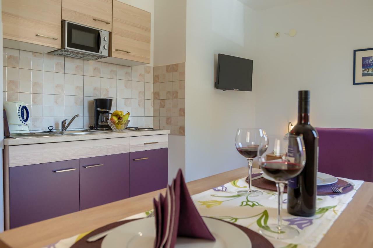 Apartment Monica Ližnjan エクステリア 写真
