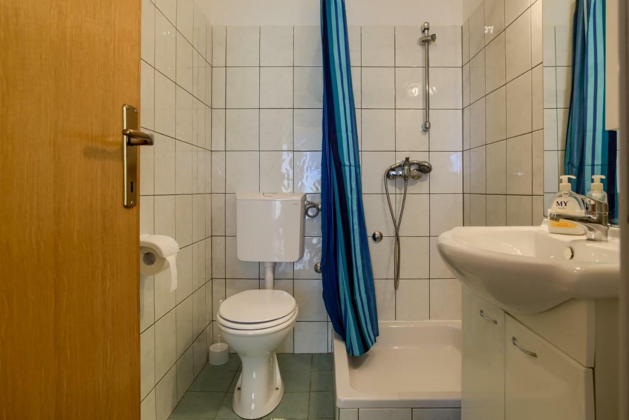 Apartment Monica Ližnjan エクステリア 写真