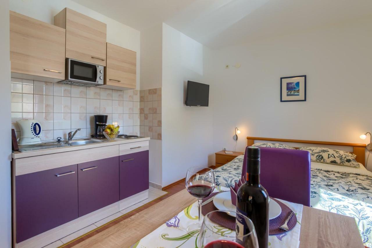 Apartment Monica Ližnjan エクステリア 写真