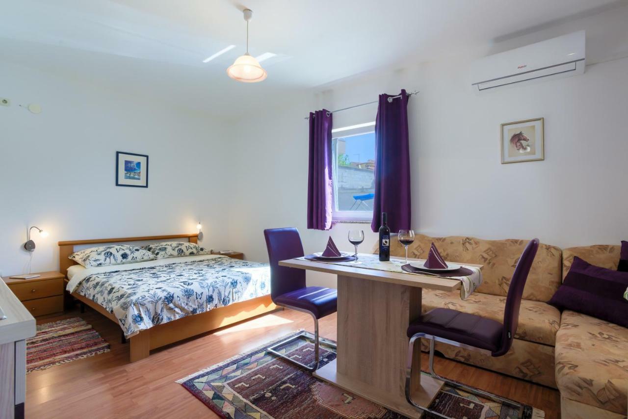 Apartment Monica Ližnjan エクステリア 写真